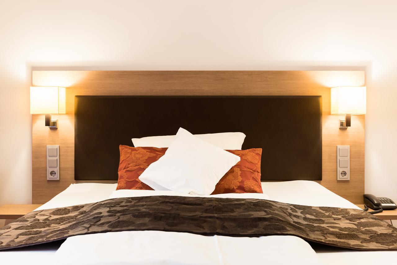 Hotel Weisses Ross เมมมิงเงน ภายนอก รูปภาพ