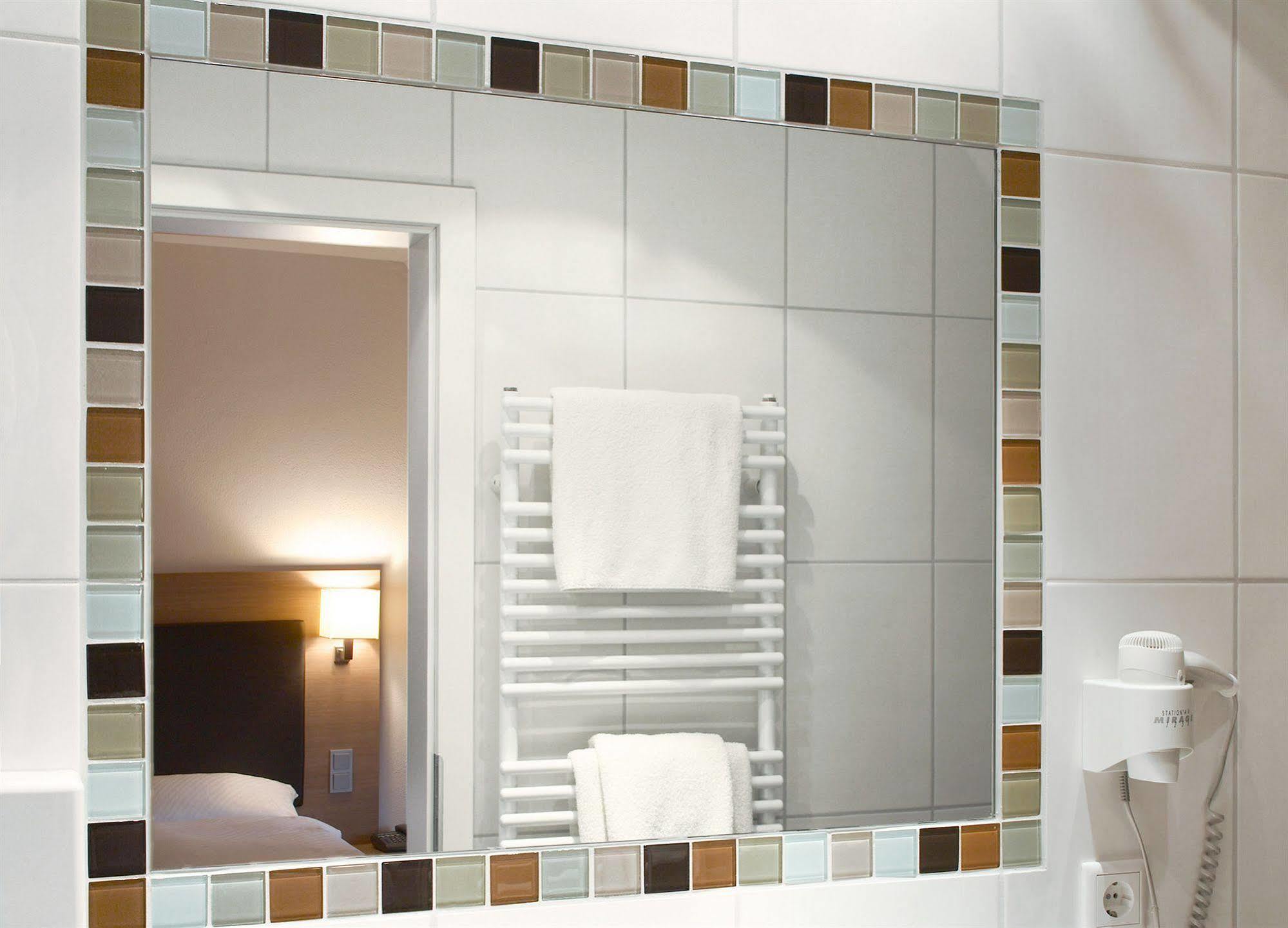 Hotel Weisses Ross เมมมิงเงน ภายนอก รูปภาพ