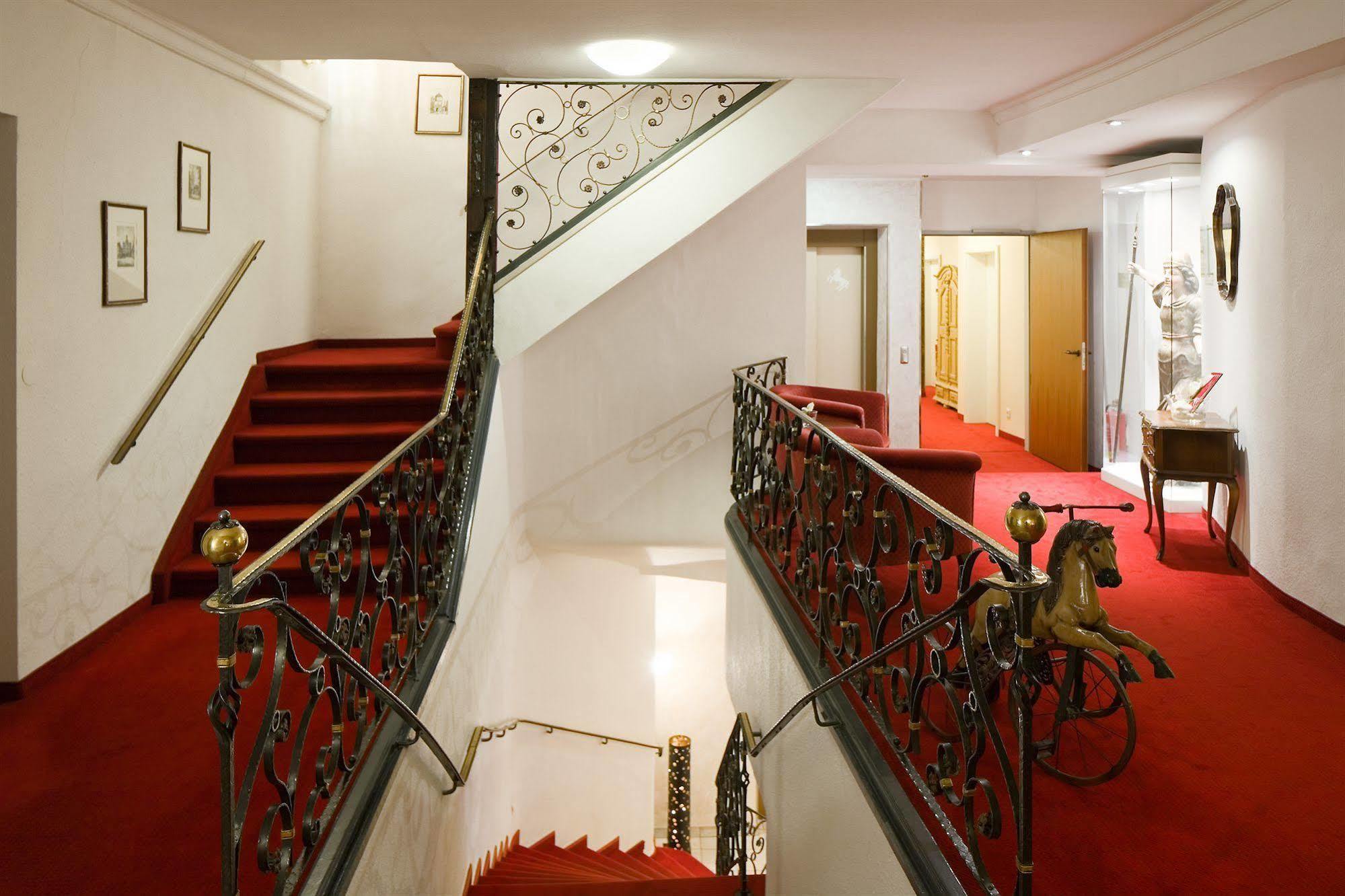 Hotel Weisses Ross เมมมิงเงน ภายนอก รูปภาพ