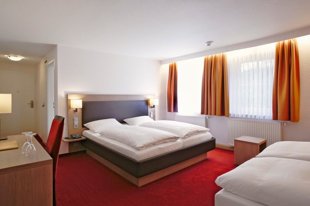 Hotel Weisses Ross เมมมิงเงน ภายนอก รูปภาพ